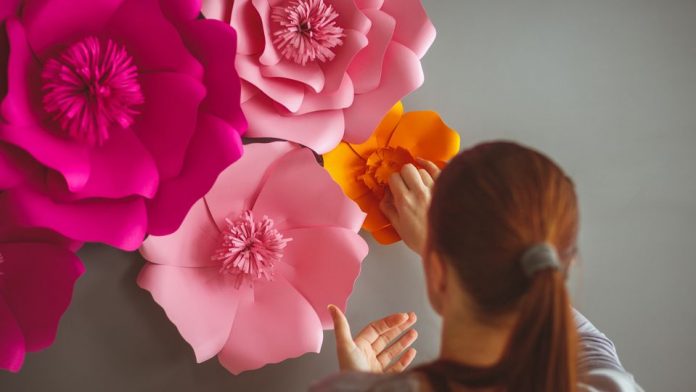 How to make paper flowers?